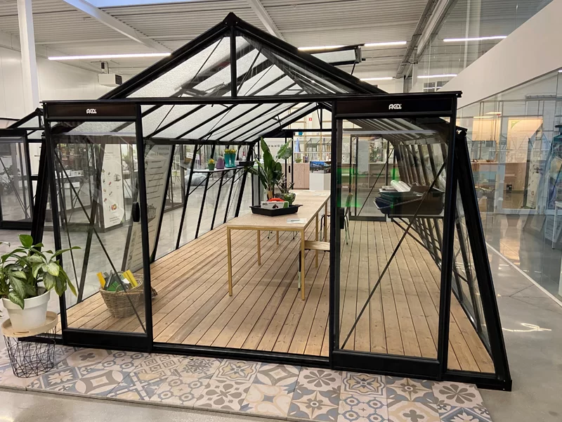 Greenhouse S208 Blackline - Project & construct